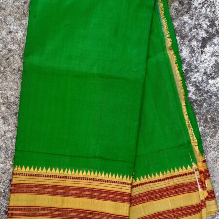 Narayanpet Handloom Saree – Mustard Yellow Body with Emerald Green Pallu & Traditional Maroon Zari Border